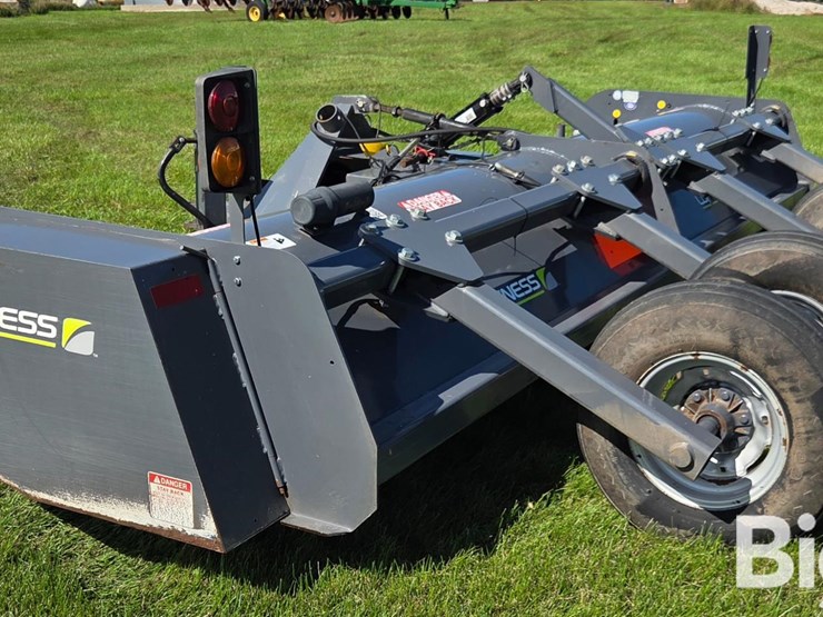 2013-loftness-180sh64p344-stalk-chopper-image-7