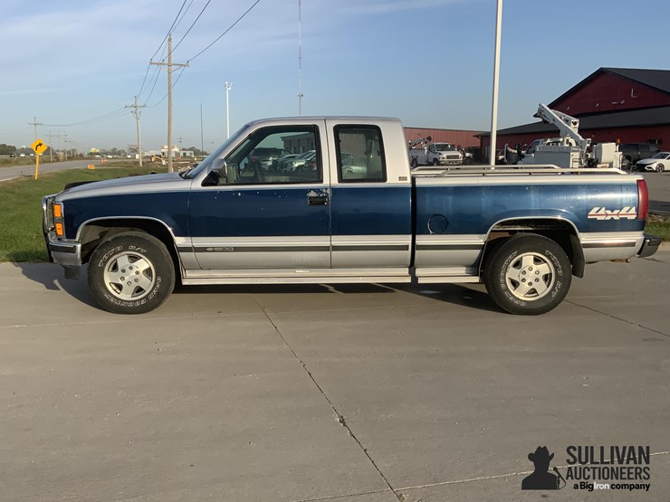 1993-chevrolet-silverado-gmt-400-k1500-4x4-extended-cab-pickup-image-8