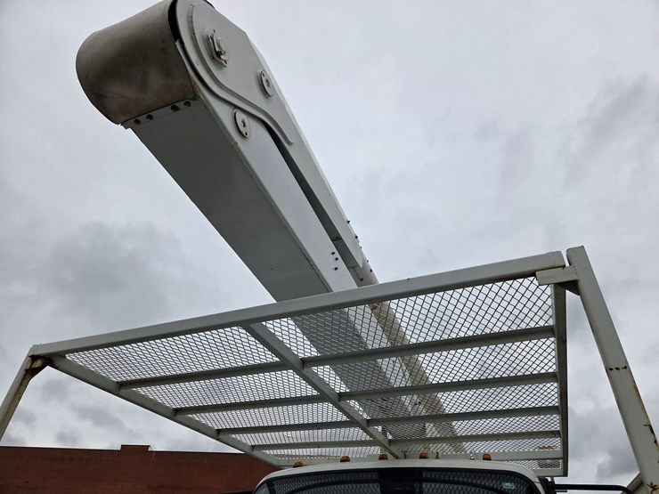 #1-•-2004-freightliner-bucket-truck-/-vin:-1vachdc04hn09591-/-35,152-miles-image-5