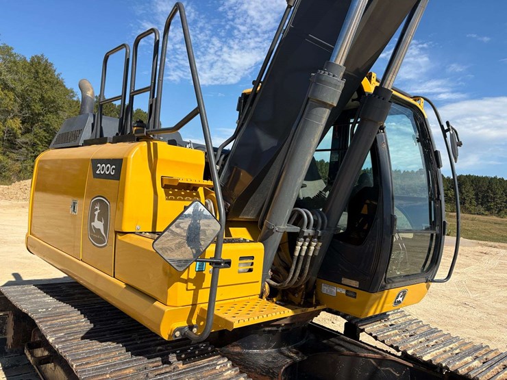 2022-john-deere-200g-excavator-(2,224-hours)-image-8