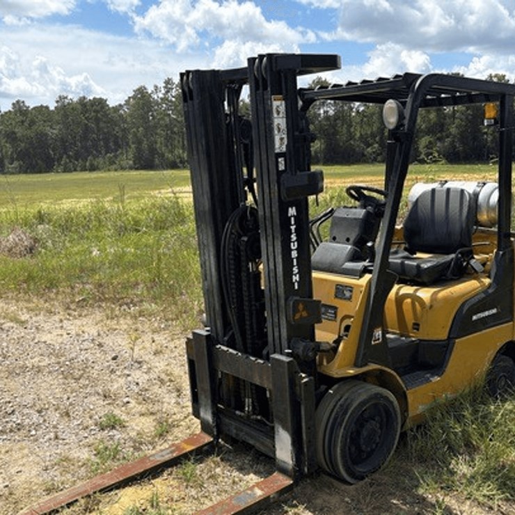 2004 Mitsubishi FGC30N 5750# Cushion Tire Forklift,