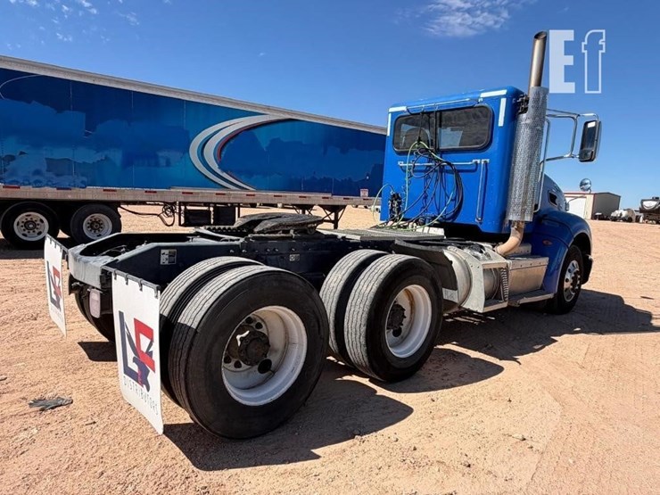 2013-peterbilt-386-image-3