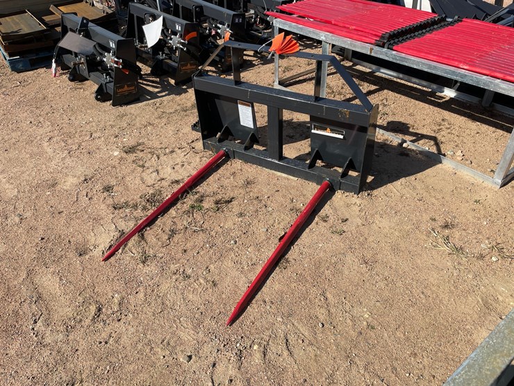 #4108-•-landhonor-bale-spear-frame-attachment-image-1