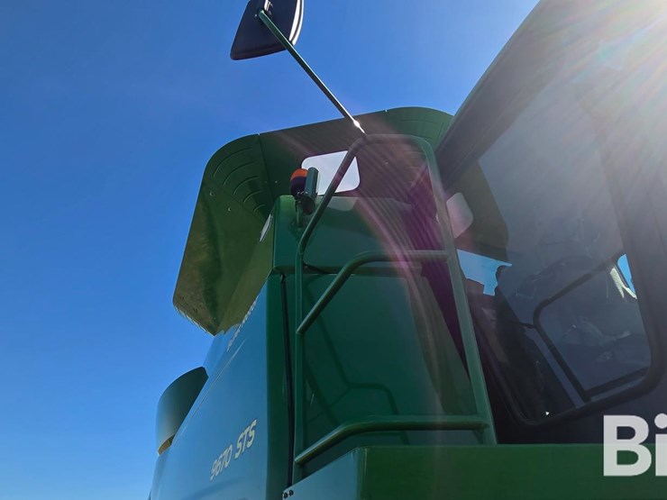 2010-john-deere-9670-sts-combine-image-11