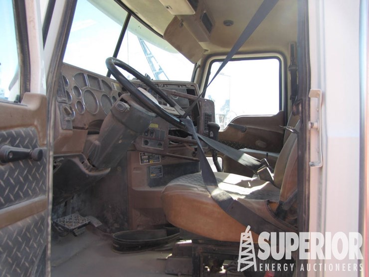 2009-mack-gu713-t/a-winch-bed-truck-image-10