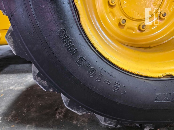 2005-caterpillar-236b-image-20