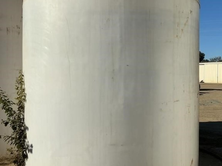 snyder-6000g-upright-poly-tank-image-2