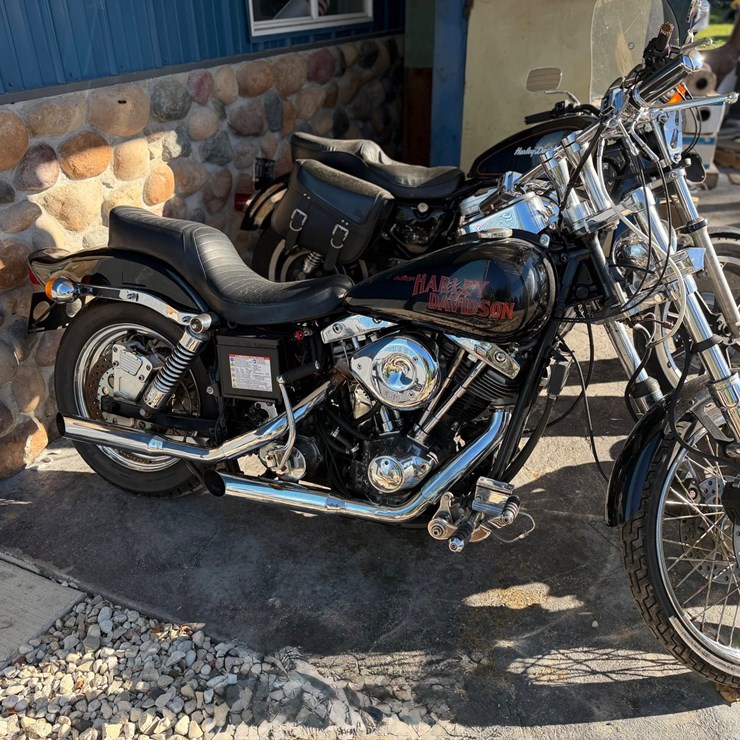 #8388 • Harley Davidson Motorcycle (Clean WI Title)
