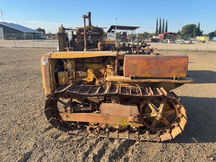 caterpillar-d2-image-2