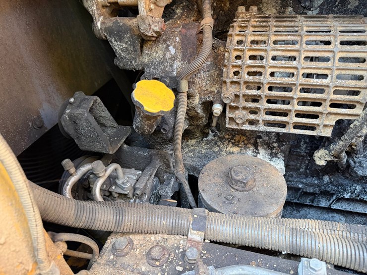 #4098-•-2015-john-deere-870g-lc-excavator-image-98