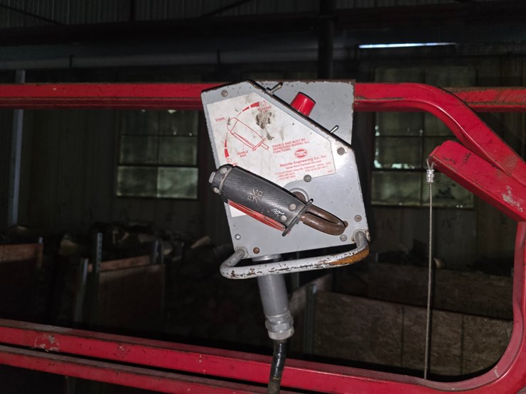#13-•-mec-2033e5-scissor-lift-/-hours-not-known-image-1
