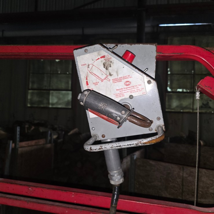 #13 • MEC 2033E5 scissor lift / hours not known