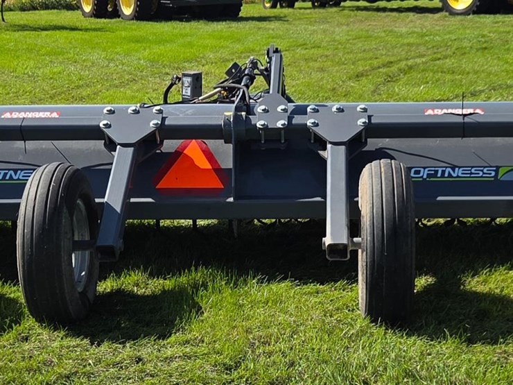 2013-loftness-180sh64p344-stalk-chopper-image-6