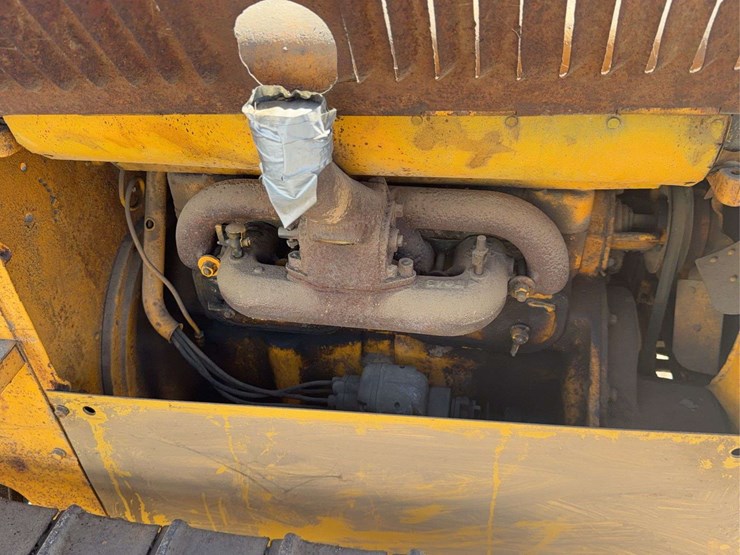 caterpillar-ten-image-27