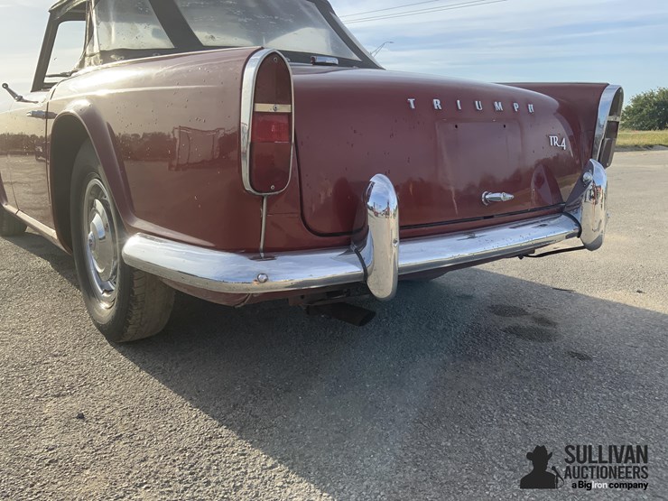 1964-triumph-tr4-2-door-convertible-image-18