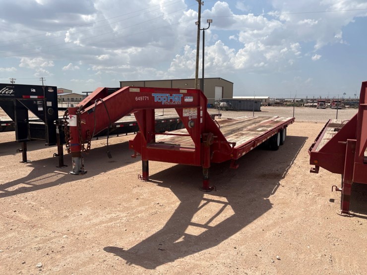2014-top-hat-trailers-30’-x-102”-t/a-gooseneck-trailer-image-2