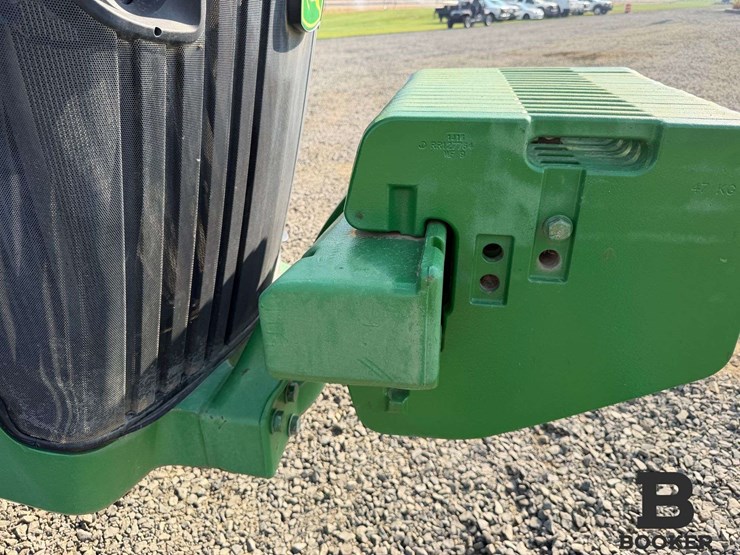 2011-john-deere-8335r-tractor-image-12