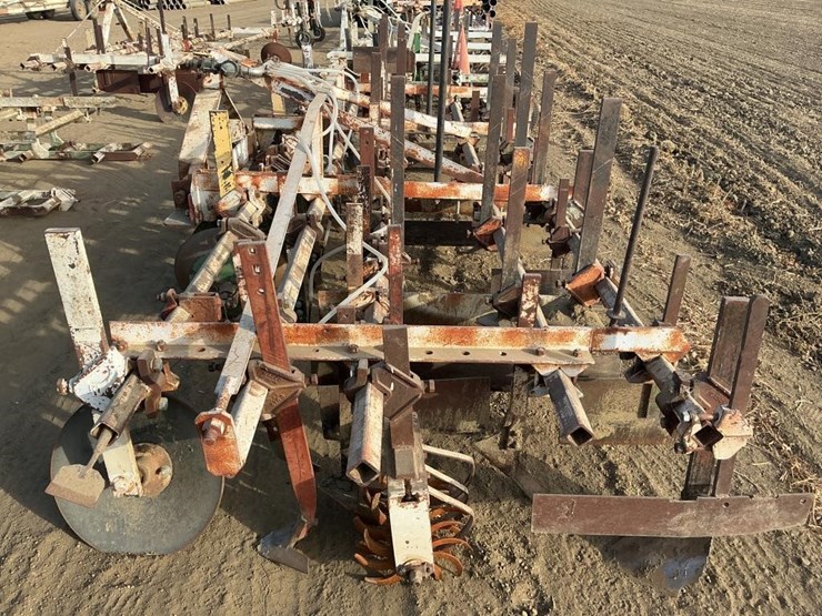 custom-3-pt-3-row-60"-cultivator-image-6