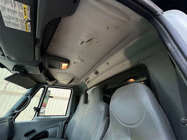 2007-international-7400-tandem-axle-dump-truck-(181,761-miles)-image-25
