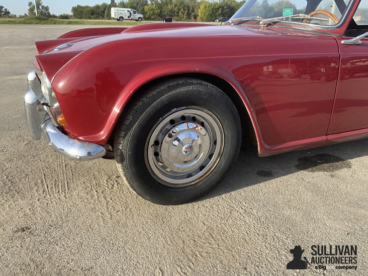 1964-triumph-tr4-2-door-convertible-image-14