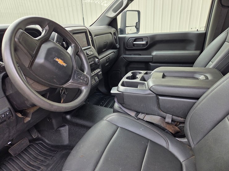 #6-•-2022-chevrolet-2500-service-truck-/-vin:-1gbowle71nf140105-/-68.050-image-26
