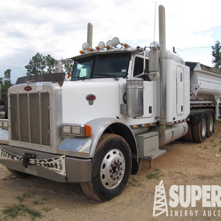 2007 PETERBILT 379 S/A Sleeper Haul Truck