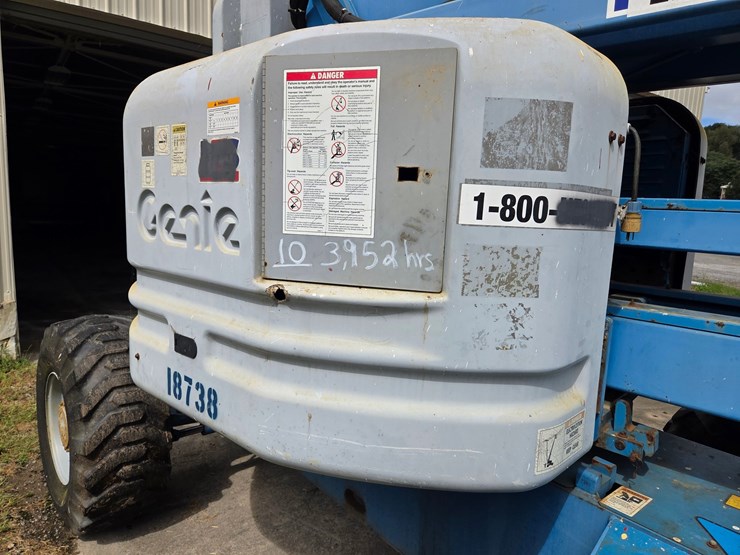 #10-•-genie-lift-boom-4x4-/-3952-hours-/-model:-z60/34-image-4