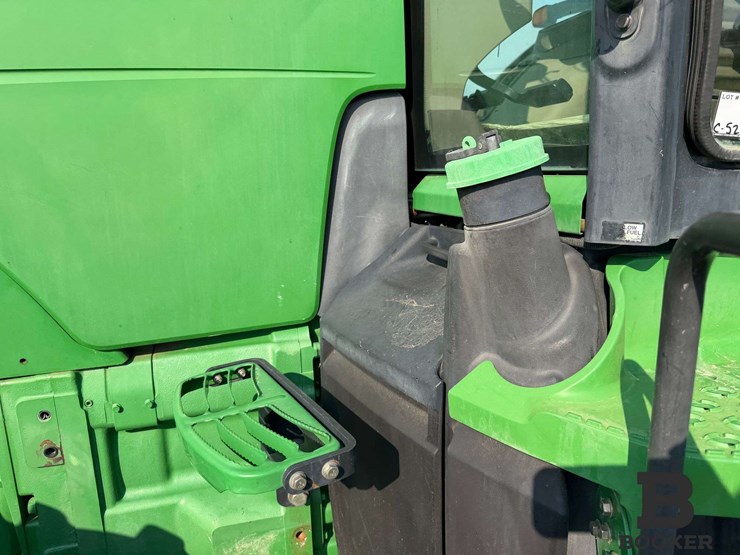 2011-john-deere-8335r-tractor-image-28