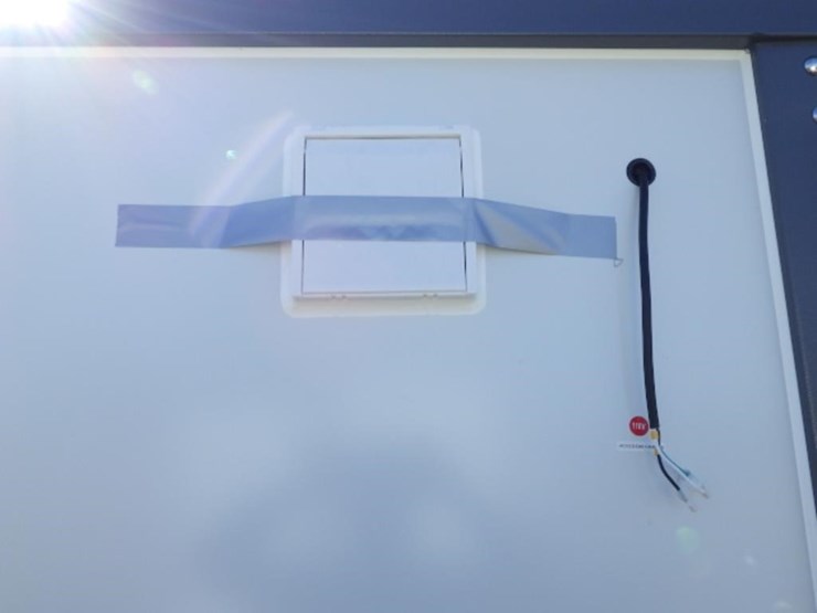 double-stall-portable-toilet-image-17