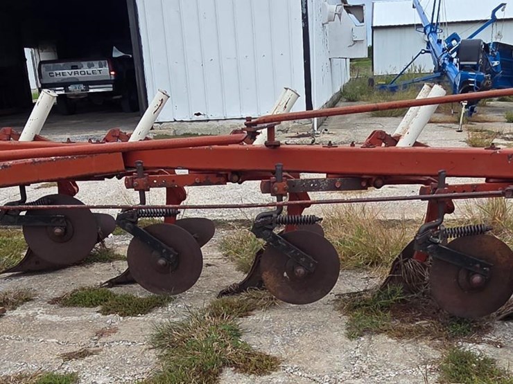 international-720-plow-image-8