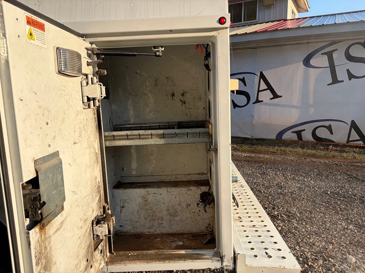 #4554-•-2015-chevrolet-express-work-van-image-31