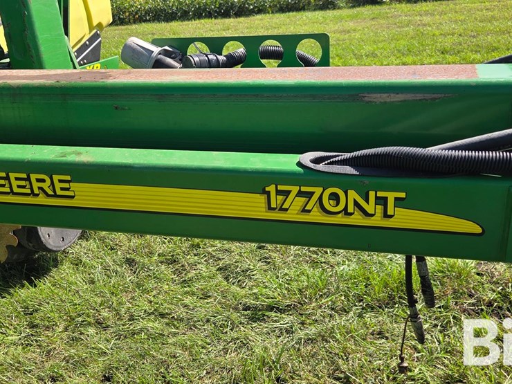 2005-john-deere-1770nt-planter-image-15