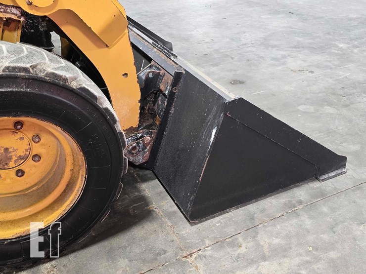 2022-caterpillar-226d3-image-11