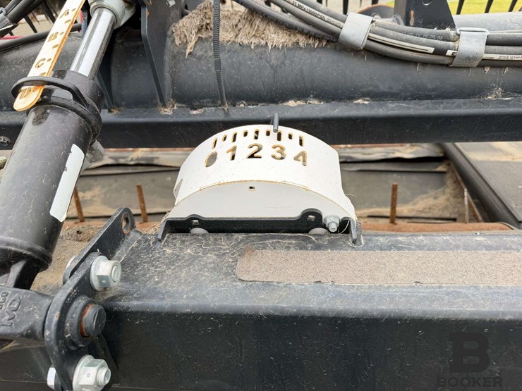 2019-macdon-fd135-draper-header-image-43