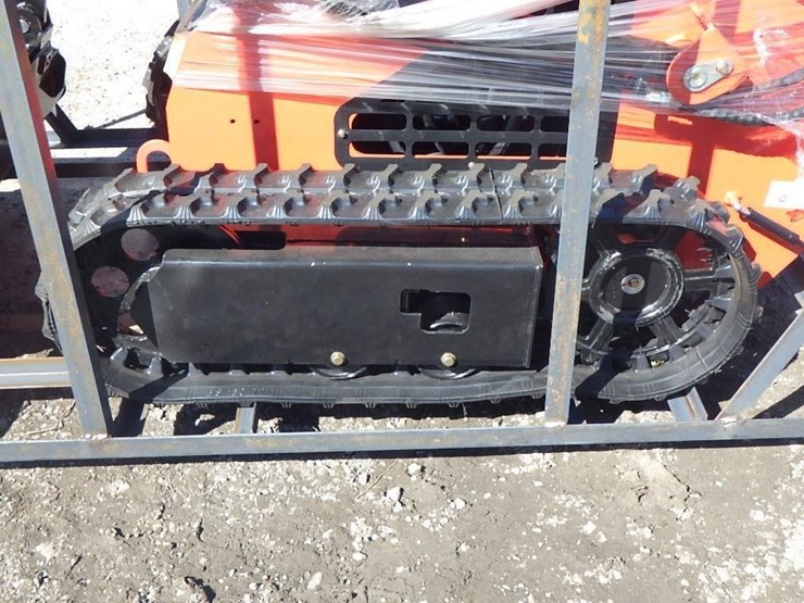 2026-agt-lrt23-skid-steer-track-loader-image-8