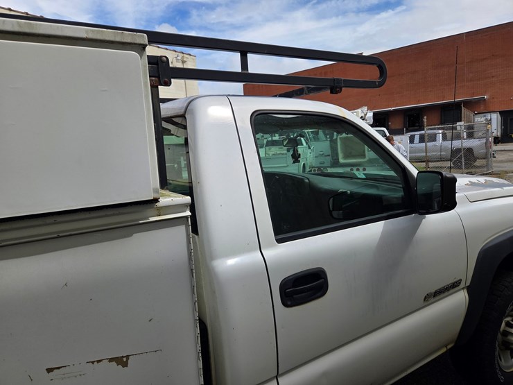 #8-•-2007-chevrolet-2500-service-truck-/-269,772-miles-image-23