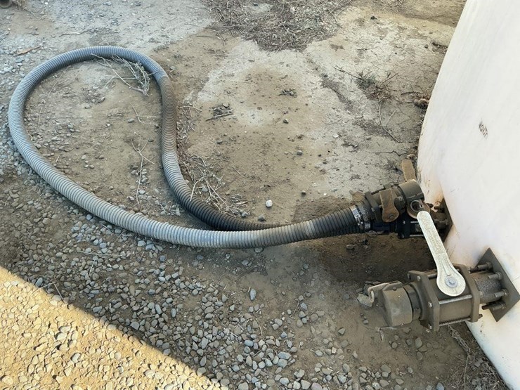 snyder-6000g-upright-poly-tank-image-3