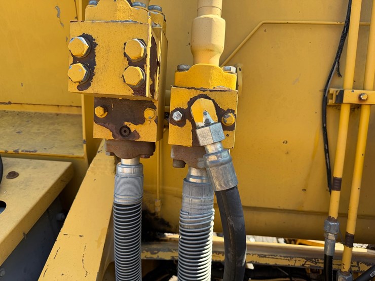 #4098-•-2015-john-deere-870g-lc-excavator-image-136