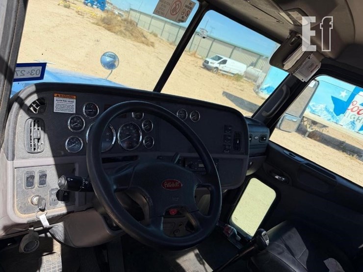 2013-peterbilt-386-image-13