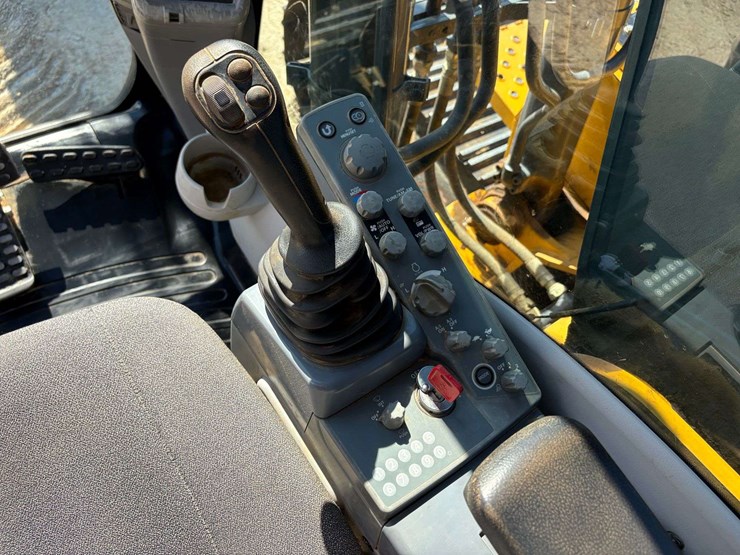 2022-john-deere-200g-excavator-(2,224-hours)-image-14