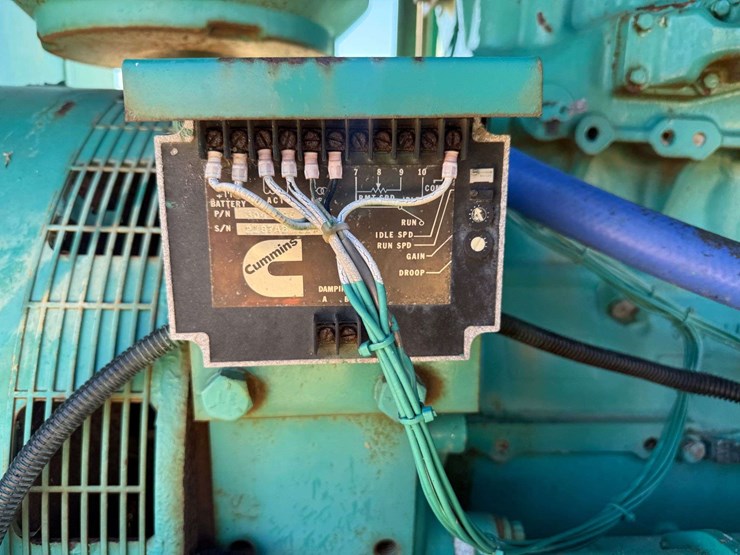 cummins-/-onan-250-kw-commercial-diesel-generator-(242-actual-hours)-image-5