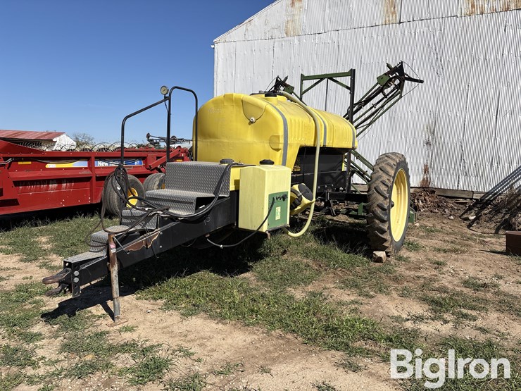 jesse-1000-gal-pull-type-sprayer-image-1