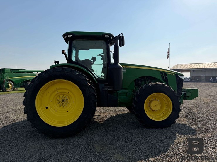2011-john-deere-8335r-tractor-image-6