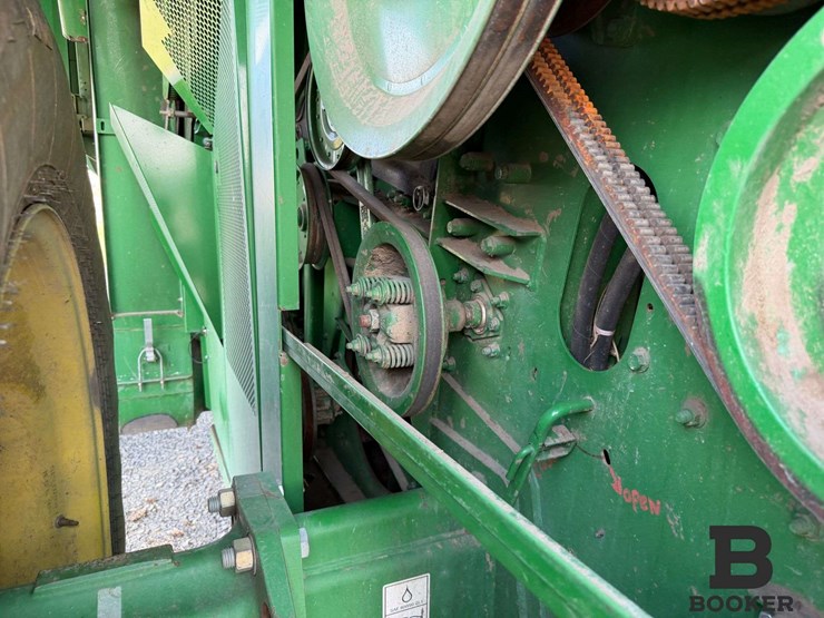 2012-john-deere-s670-combine-image-103