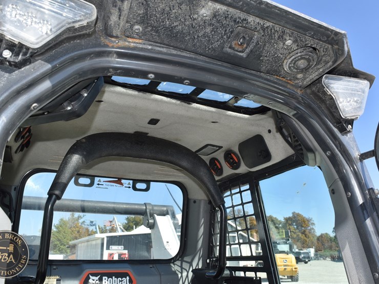 2023-bobcat-t76-image-35