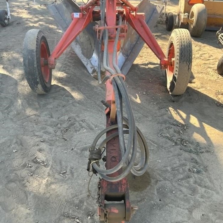 YONKERS-JOHNSON 300A Pull V-Ditcher