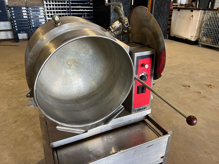 vulcan-k12ett-electric-tilting-steam-kettle-w/-stand-image-17