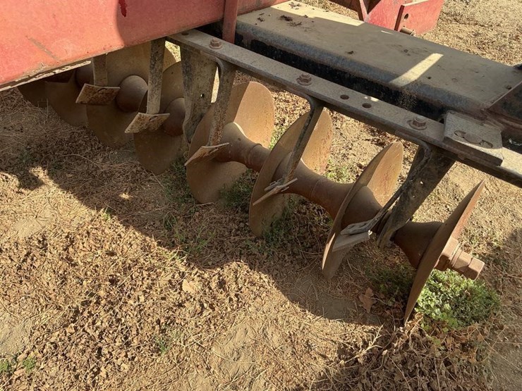 case-ih-770-23'-fold-up-wheel-disc-image-17