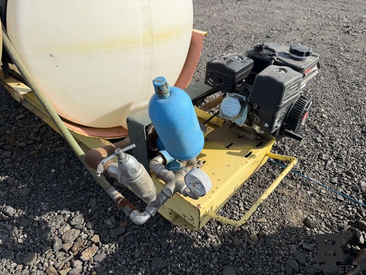 110-gallon-skid-sprayer-image-5