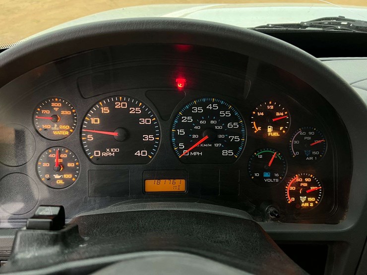 2007-international-7400-tandem-axle-dump-truck-(181,761-miles)-image-13